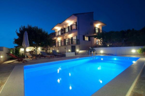 House Mrcela 200m from beach